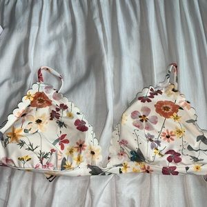 Super cute bikini top